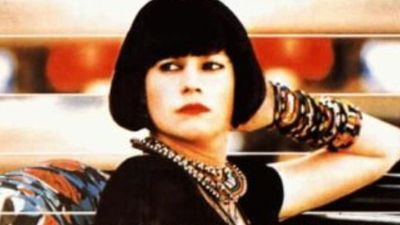 Dangereuse sous tous rapports Poster Image