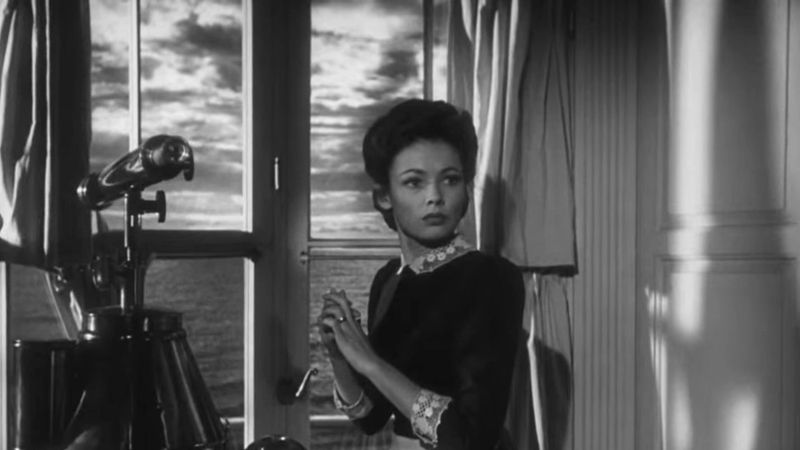 THE GHOST AND MRS. MUIR Backdrop Image